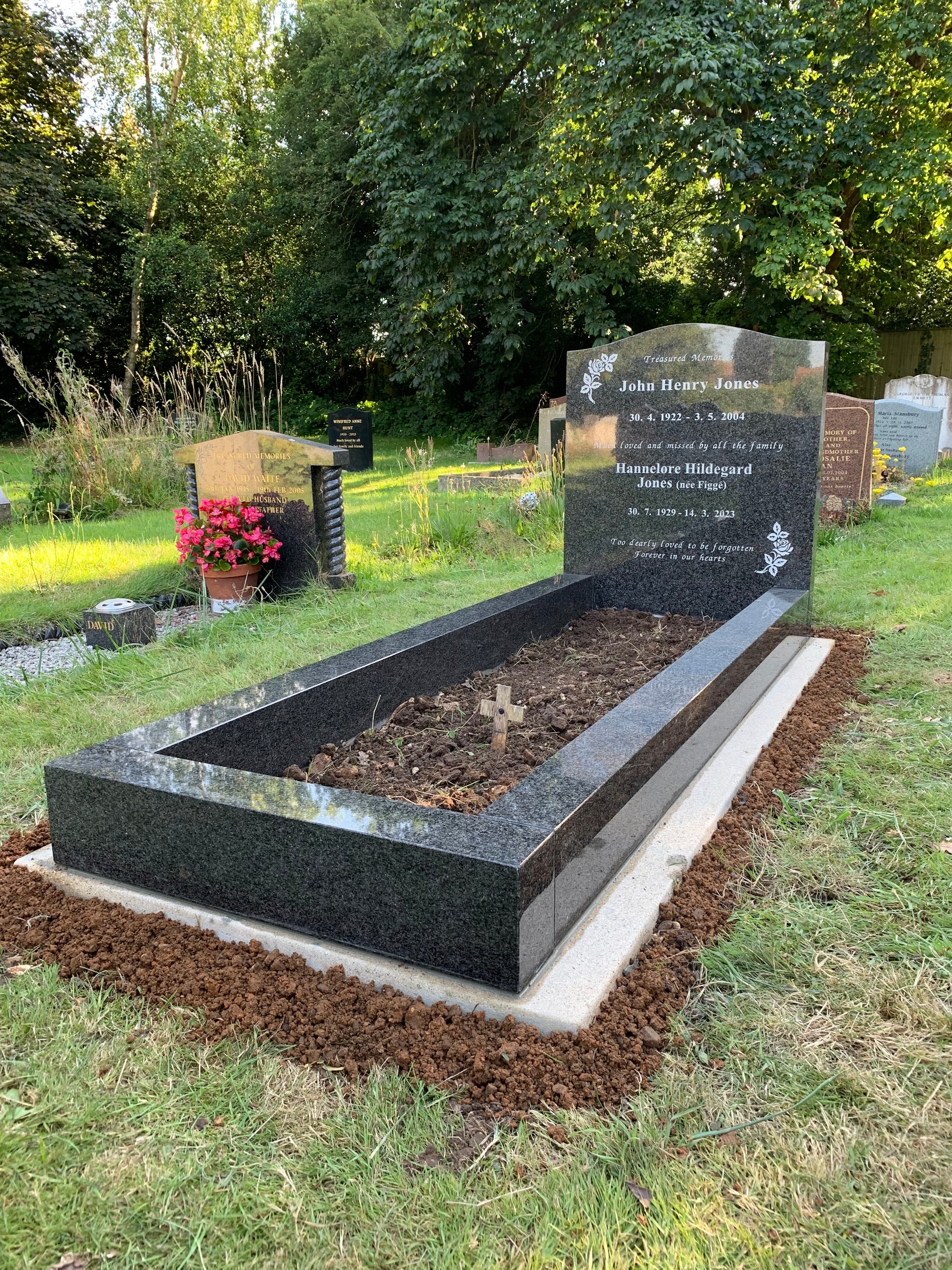 Headstone Kidmore End