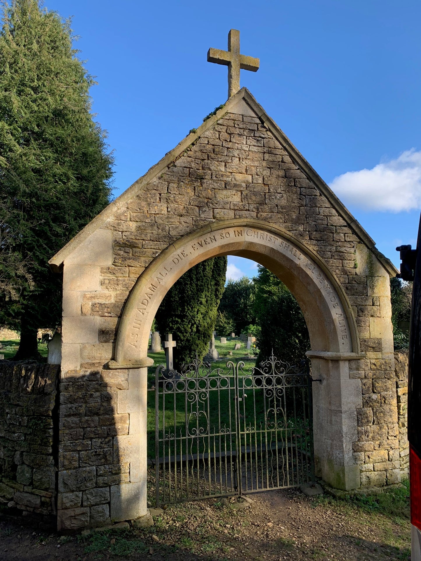 Bletchingdon Churchyard